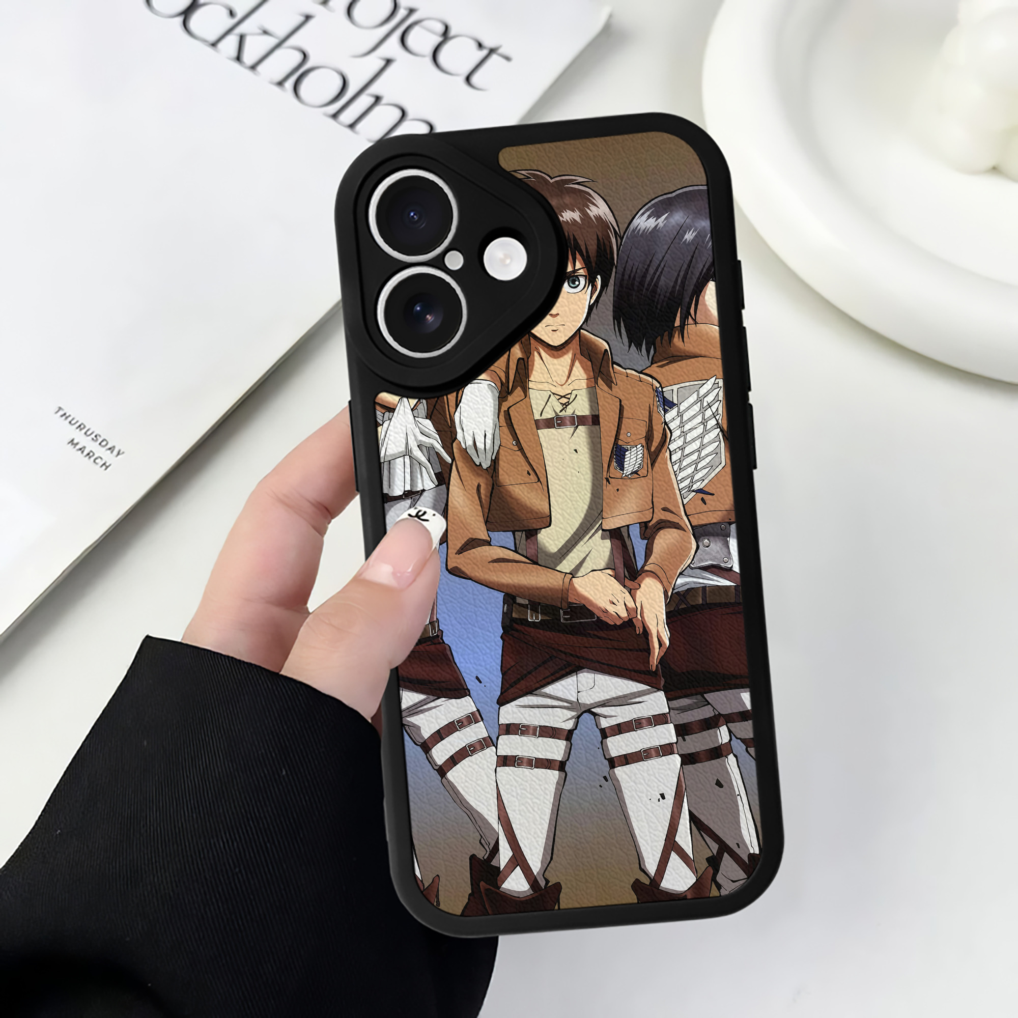 （画像用） 進撃の巨人 Attack on Titan 【iPhone 16シリーズ対応】シリコンスマホケース（レザー調） 材質：シリコン